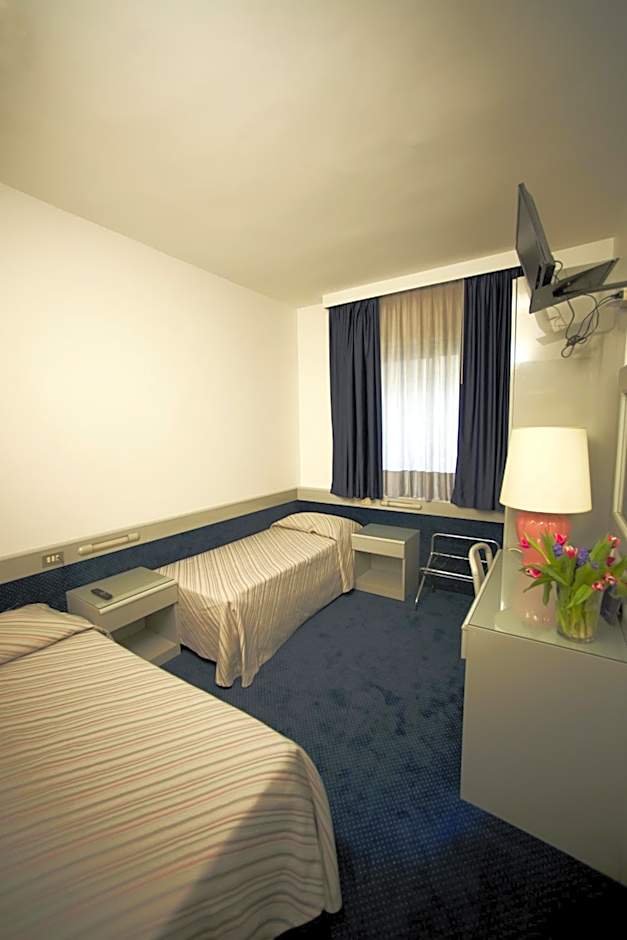 Club Hotel
