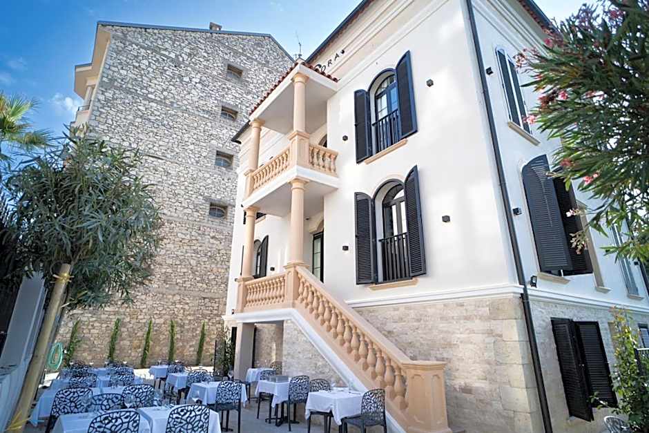 La Villa Ora