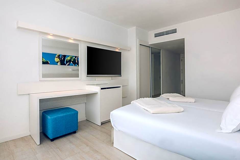 Iberostar Waves Bouganville Playa