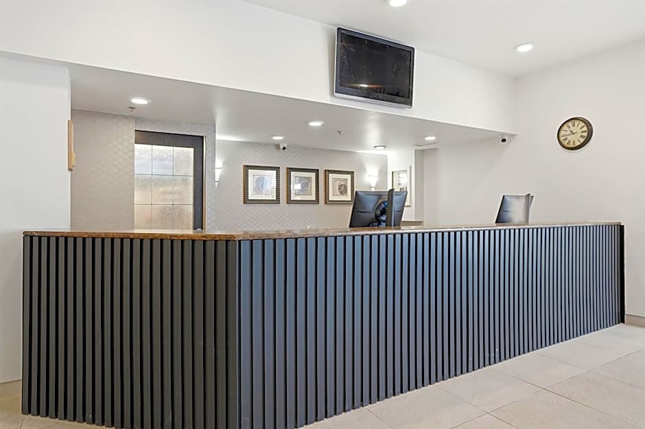 Seven Oaks Hotel Regina, SureStay Collection by Best Western