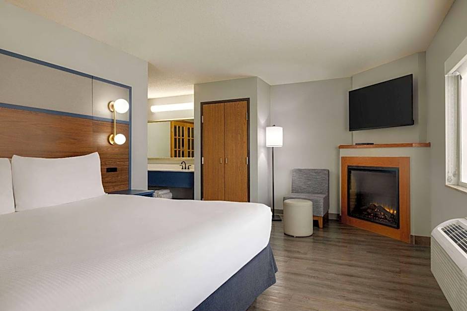 AmericInn by Wyndham Lincoln South