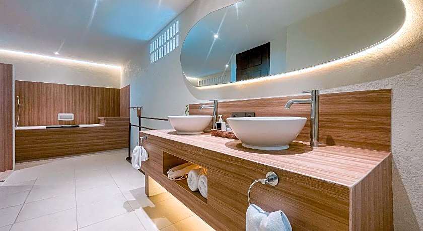 Aruni Bali Jimbaran Boutique Villa