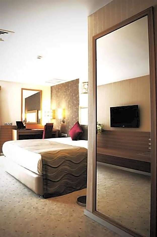 Demora Hotel
