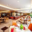 Van Phat Riverside Hotel