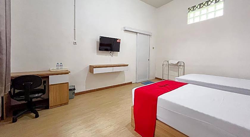 RedDoorz Syariah @ Jl. Candi Kalasan