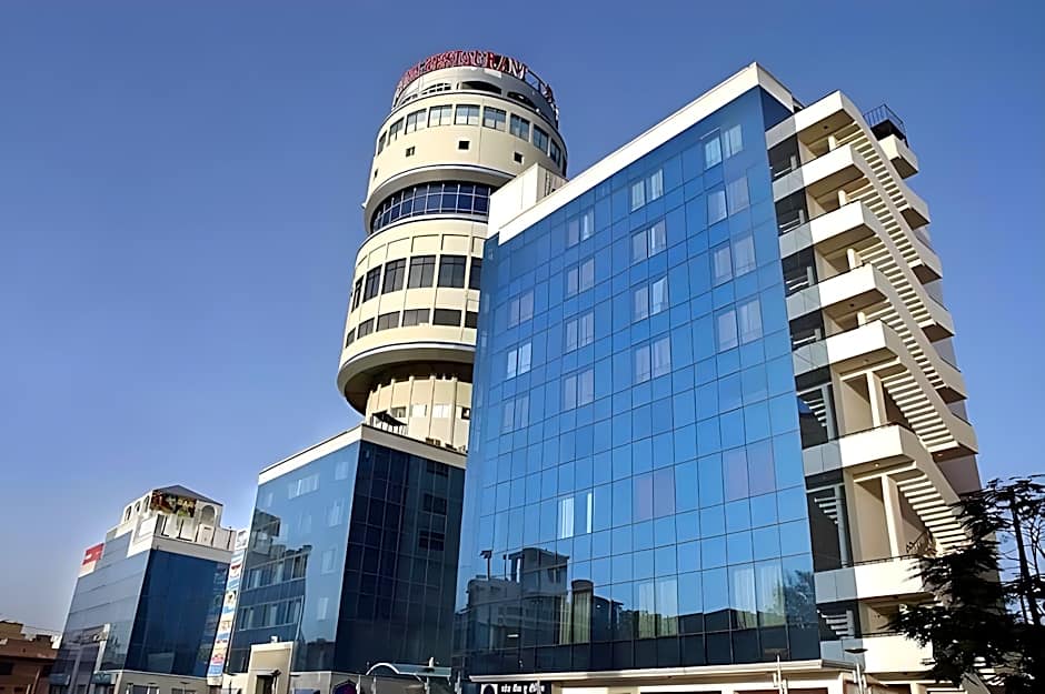 HOTEL OM TOWER