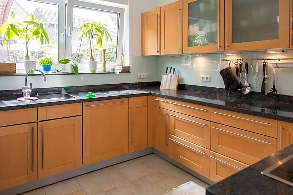 Schönste Lage am Rhein in unmittelbarer Stadtnähe, B & B