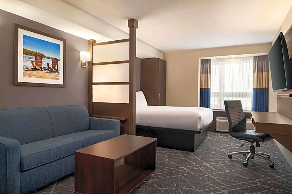 Microtel Inn & Suites by Wyndham Aurora