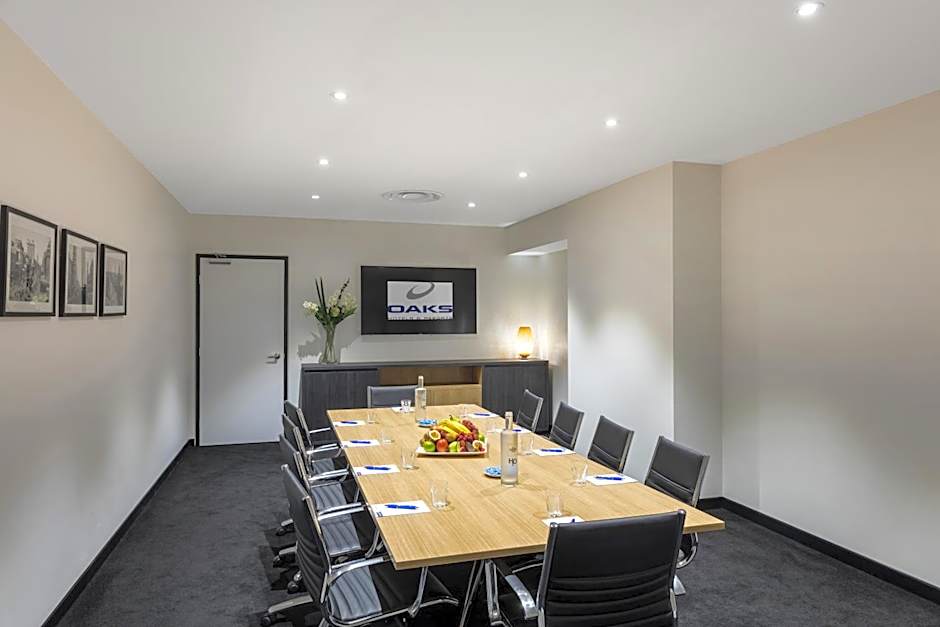 Oaks Adelaide Embassy Suites