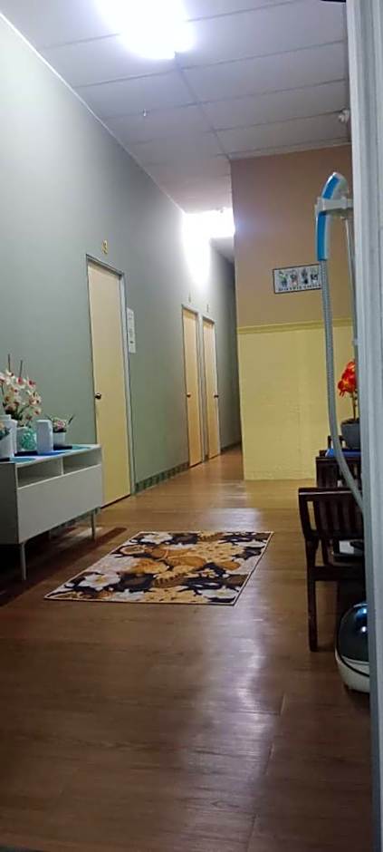 NY TROPICAL BACKPACKERS