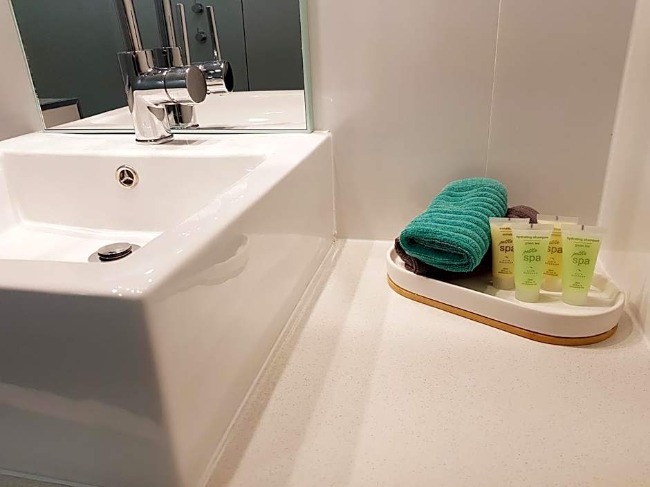 William Macintosh Motor Lodge