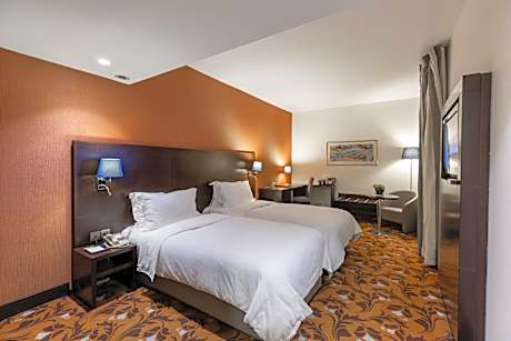 Spacious Room River View with Balcony - Twin Beds