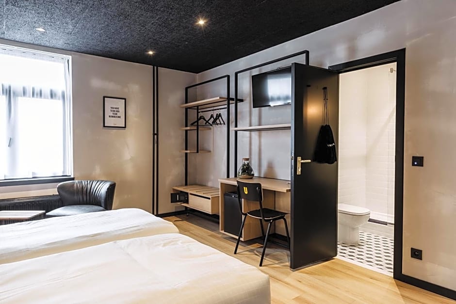 Upstairs Hotel