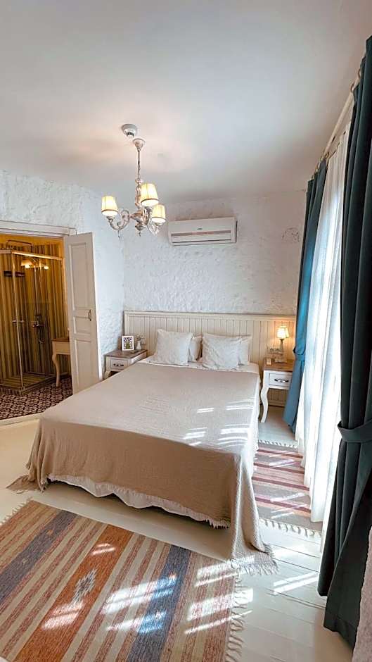Mina Otel by Adda Alaçatı