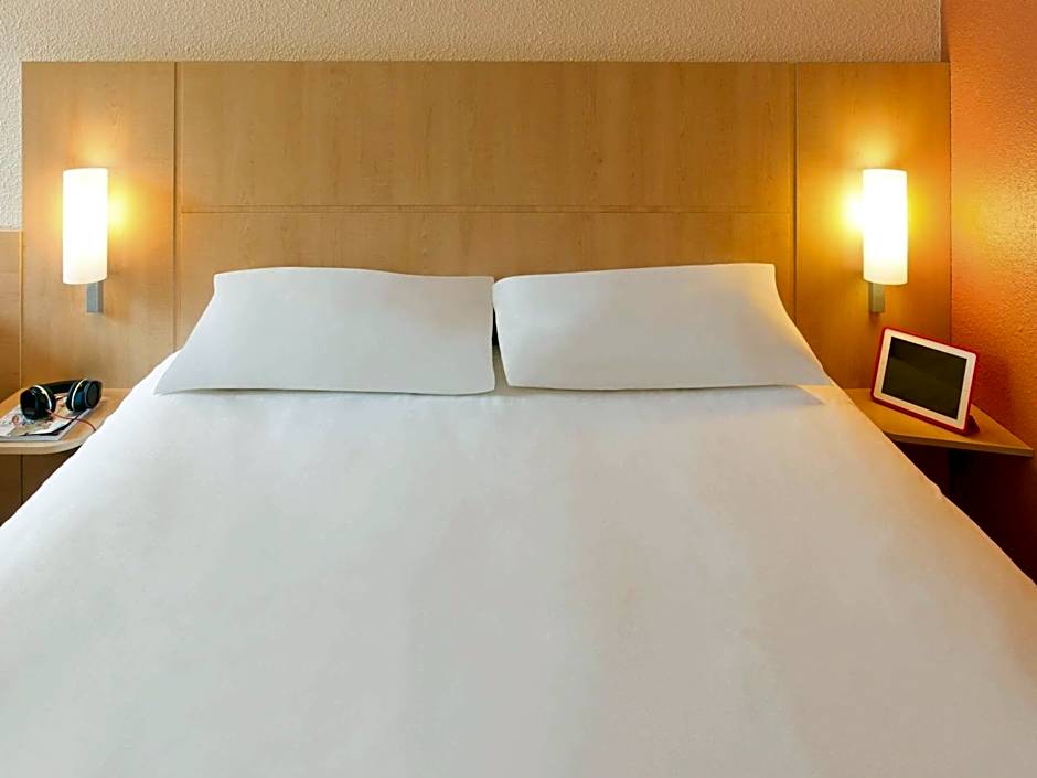 Ibis Roanne Le Coteau Hotel Restaurant