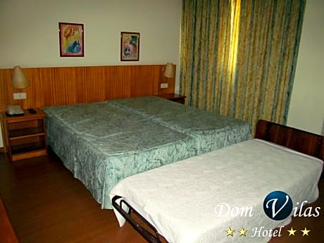 Family Room (2 Adults + 2 Children)