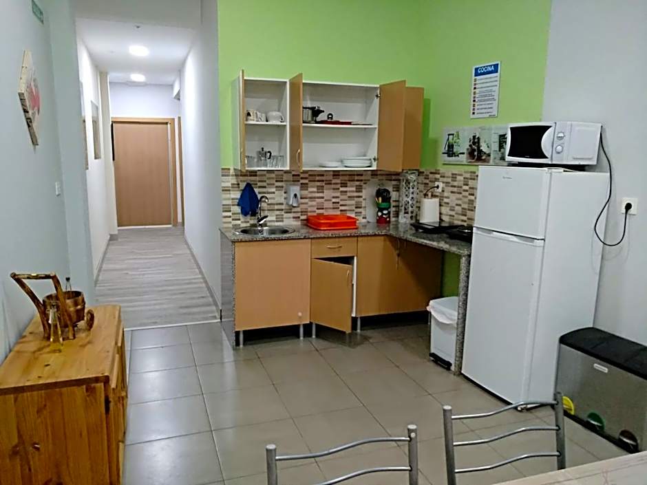 Albergue Barullo - Cubículos - Literas - Habitaciones