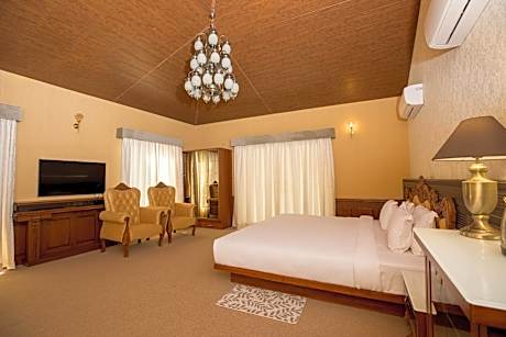 Urmilaa Green County Resort 35 KM From Kolhapur