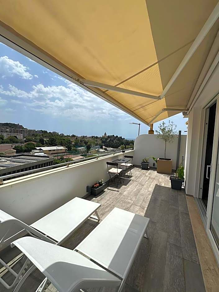 18 Dante Luxury Suites