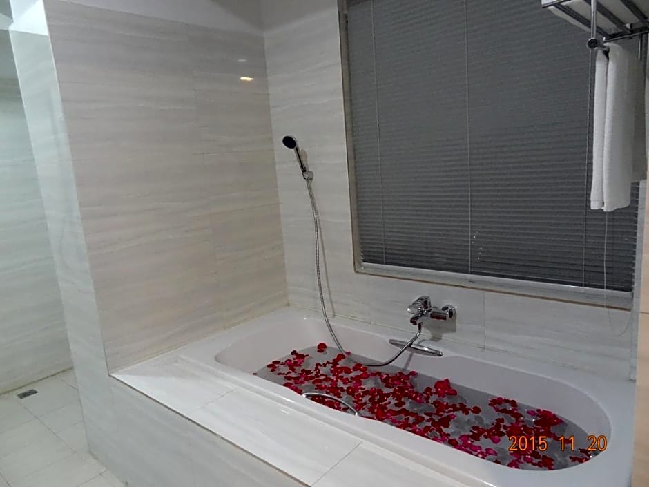 Grace Treasure Hotel