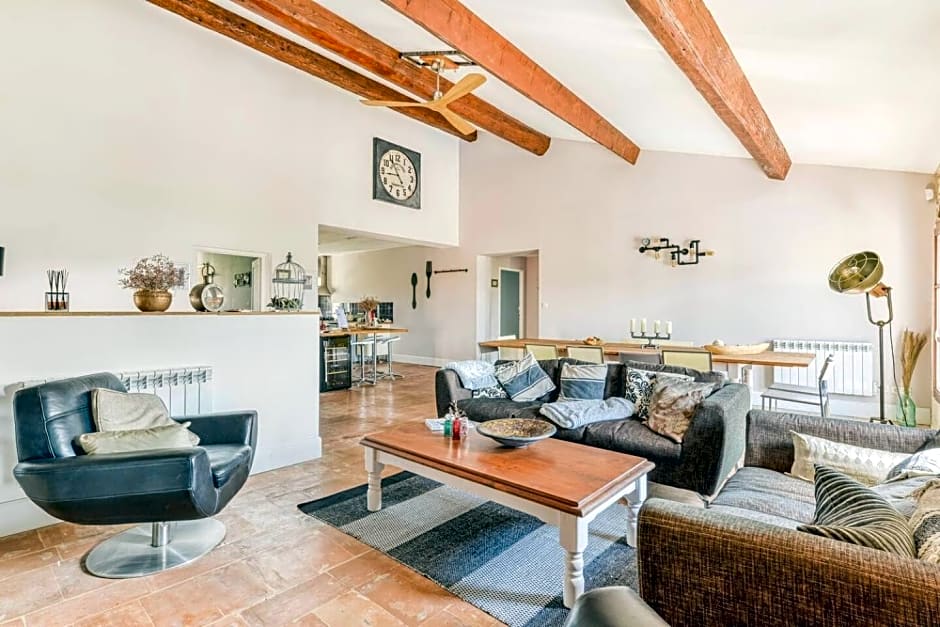 Maison Dix Chambres d'hôtes et Espace SPA Bien être