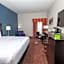 La Quinta Inn & Suites by Wyndham Houston - Normandy