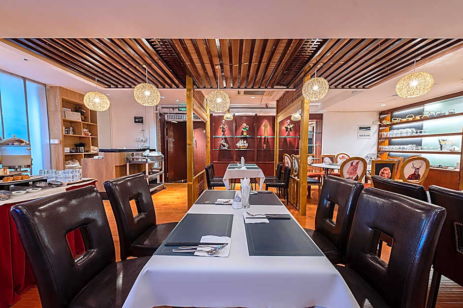 Zhongshan Louis Hotel