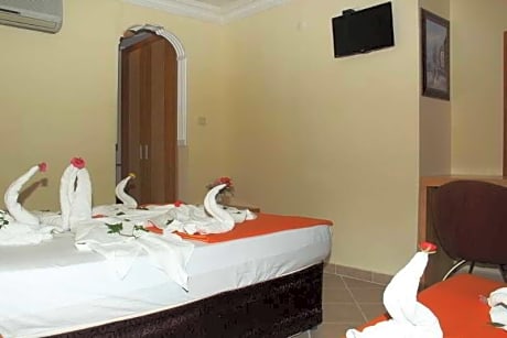 family connecting room