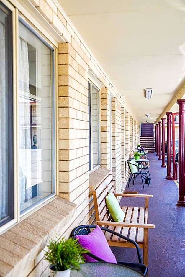 Lilac City Motor Inn