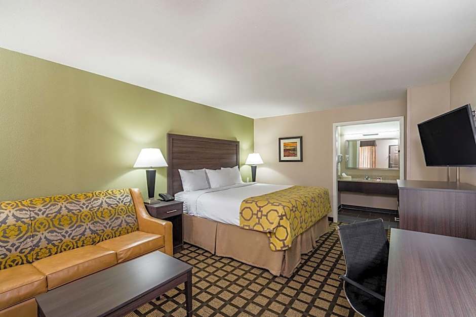 Baymont by Wyndham Clarksville