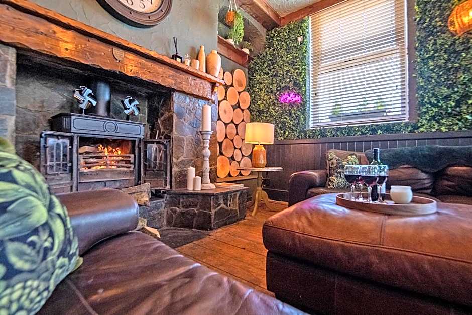 Entire Venue with Accommodation Sleeps up to 19 - Waterfall Country Escape Wales