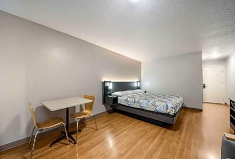Double Room - Disability Access - Roll In Shower