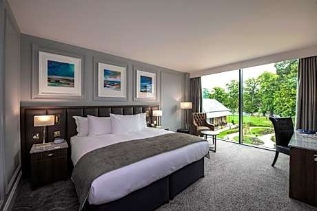 Executive King Room with River View - Converts to Twin Beds