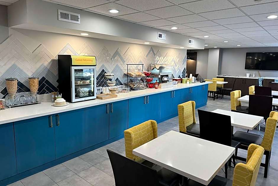 La Quinta Inn & Suites by Wyndham Lexington Park