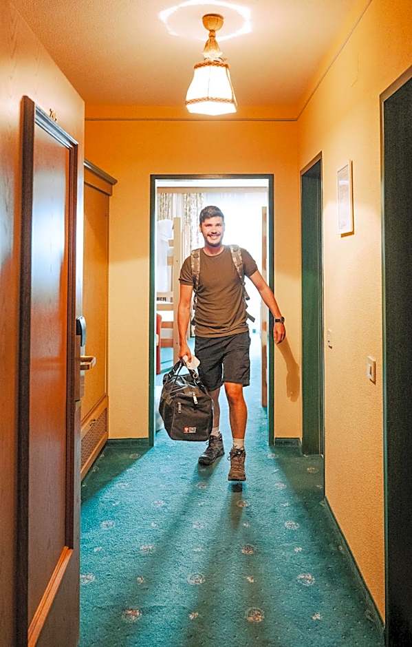 Mountain Hotel & Hostel