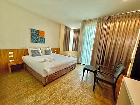 Deluxe River View Room