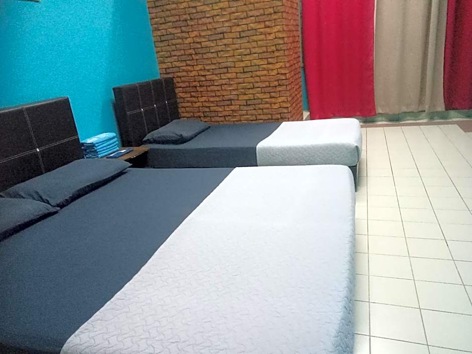 KUALA BESUT JETTY BUDGET HOTEL AIN - In front of Kuala Besut Jetty