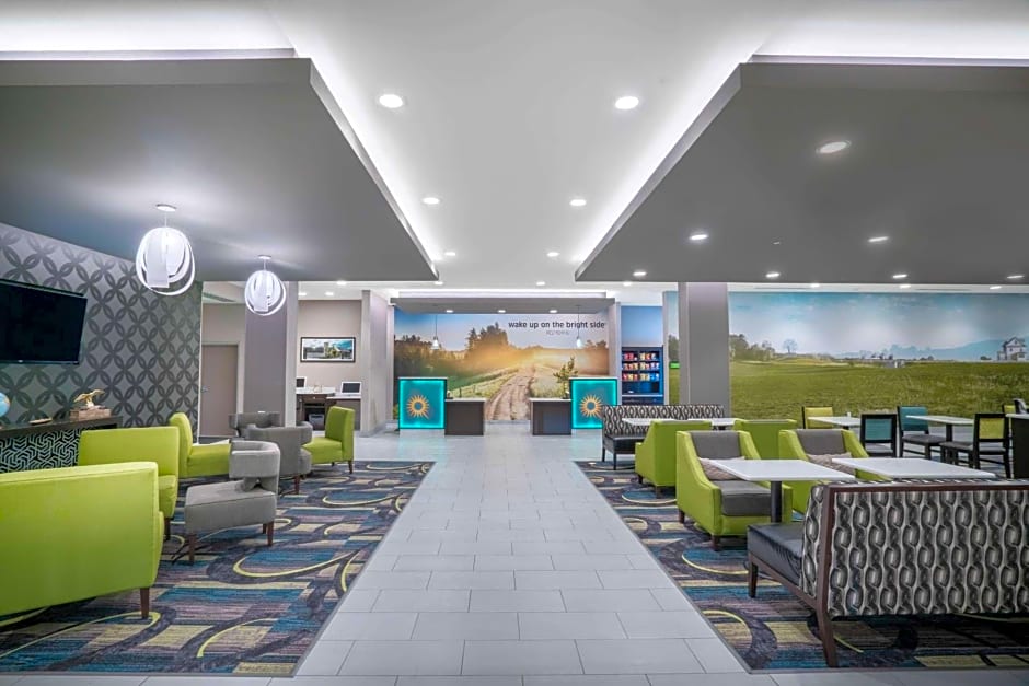 La Quinta Inn & Suites by Wyndham West Memphis