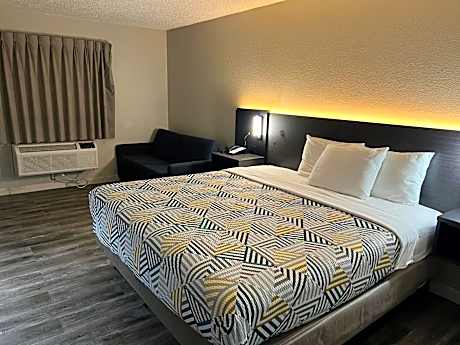 1 King Bed | Non-Smoking, Micfridge, Sofa-Bed