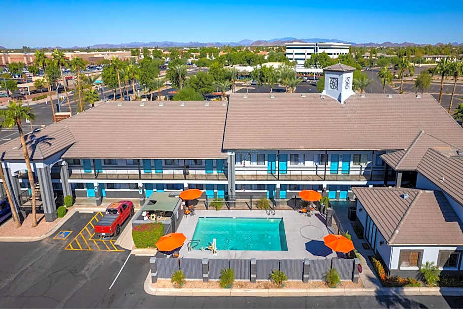 The Hotel Serene Glendale Peoria, Surestay Collection by BW