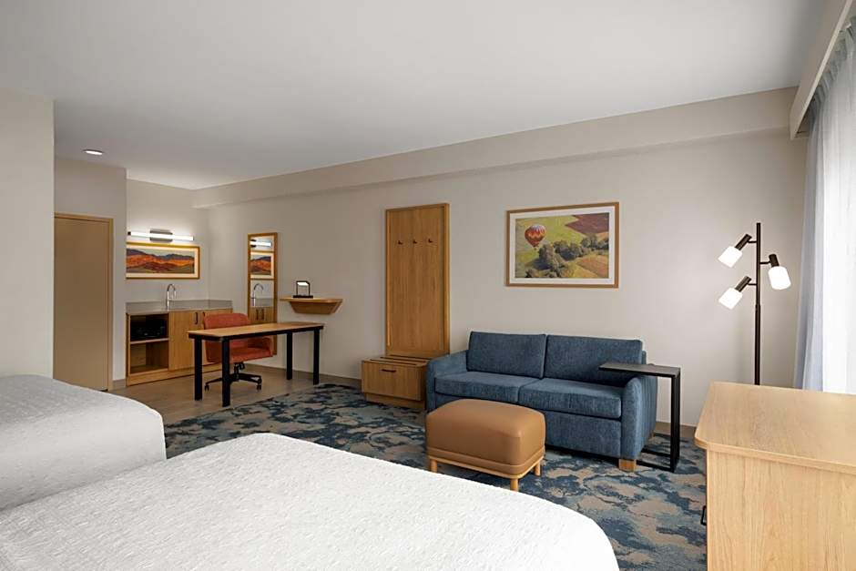 Hampton Inn & Suites Ontario