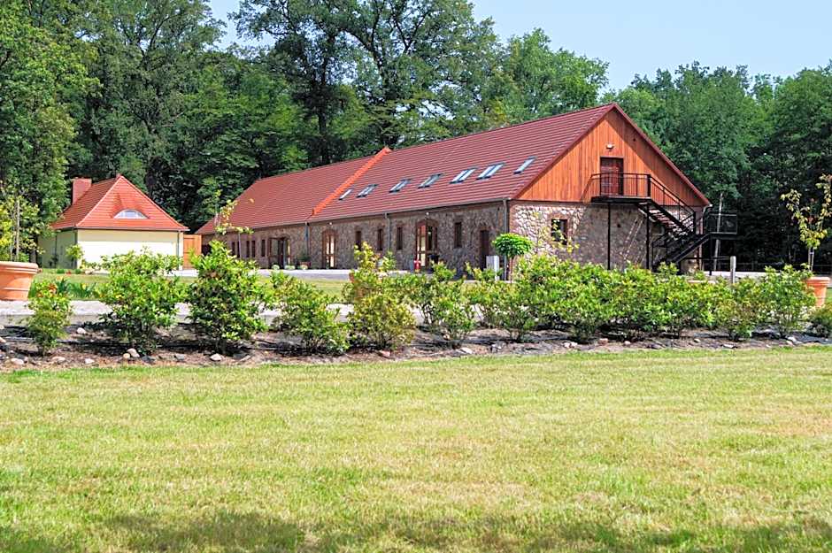 Pałac Bogaczów - noclegi - restauracja - przyjęcia