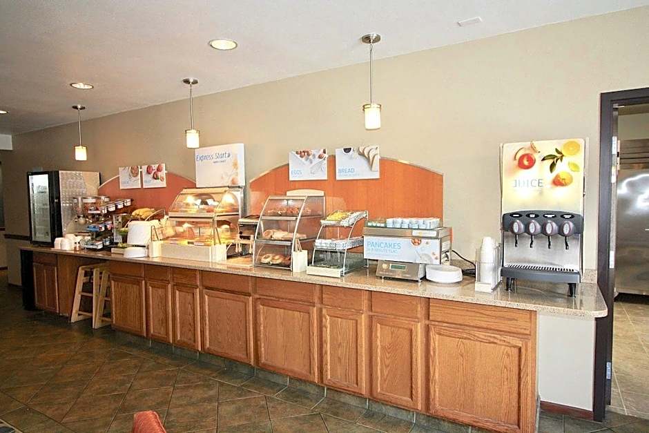 Stay Suites formerly known as Days Inn & Suites by Wyndham La Crosse-Onalaska