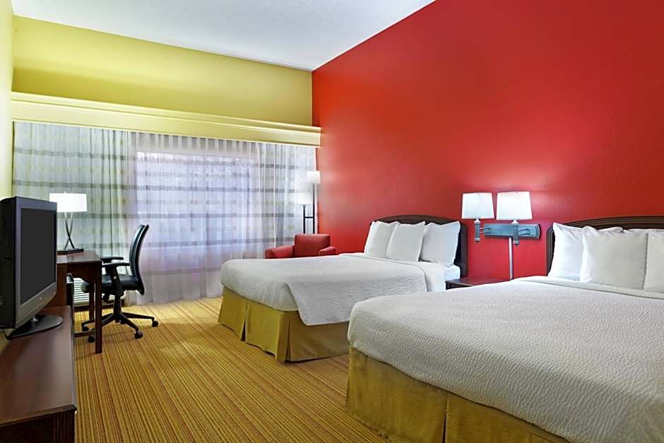 Courtyard by Marriott Chesapeake Greenbrier