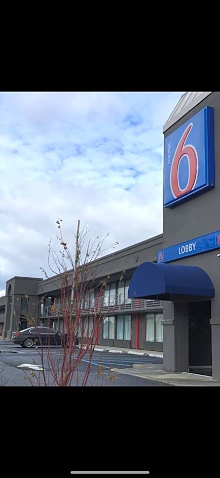 Motel 6 Louisville, Ky- Airport/ Fair Expo