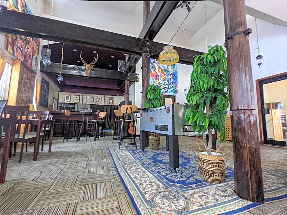 Luna Lodge