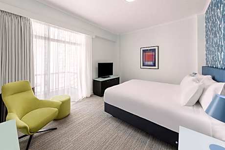 Deluxe Club Suite with View