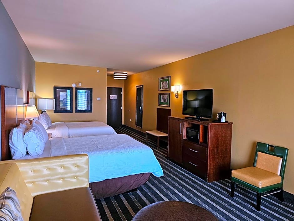 Holiday Inn Express Hotel & Suites Perry-National Fairground Area