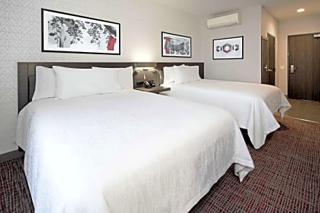 Double Room with Two Double Beds - Non-Smoking