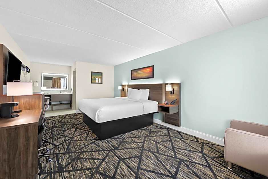 Clarion Inn & Suites near the Leconte Center Pigeon Forge